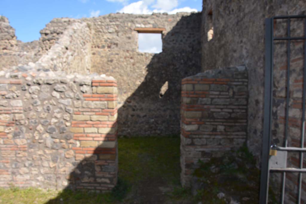 IX.5.16 Pompeii. March 2017. Room a, looking east across atrium towards doorway to room b, in south-east corner.  
Foto Christian Beck, ERC Grant 681269 DCOR.

