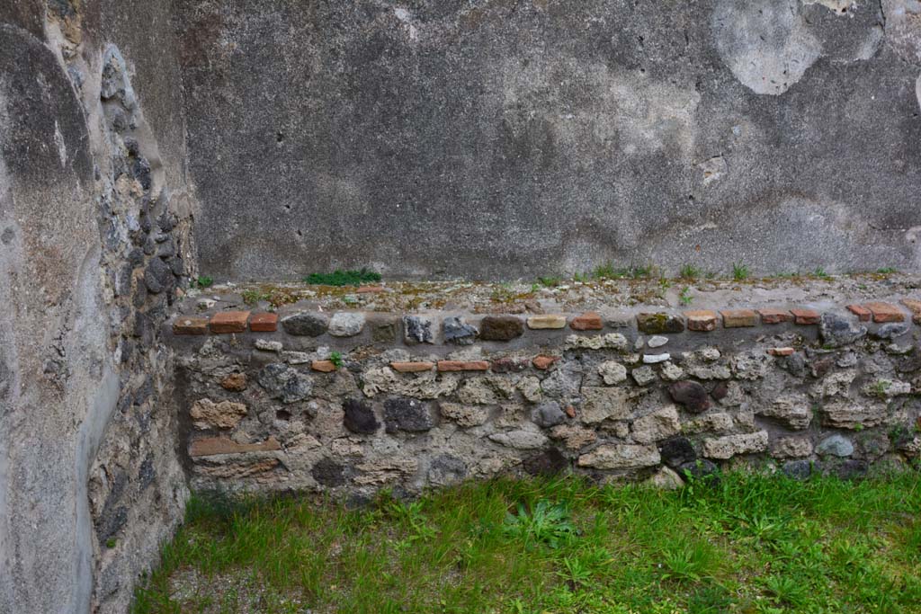 IX.5.17/6 Pompeii. March 2017. Room x, looking towards north end of east wall. 
Foto Christian Beck, ERC Grant 681269 DCOR.
