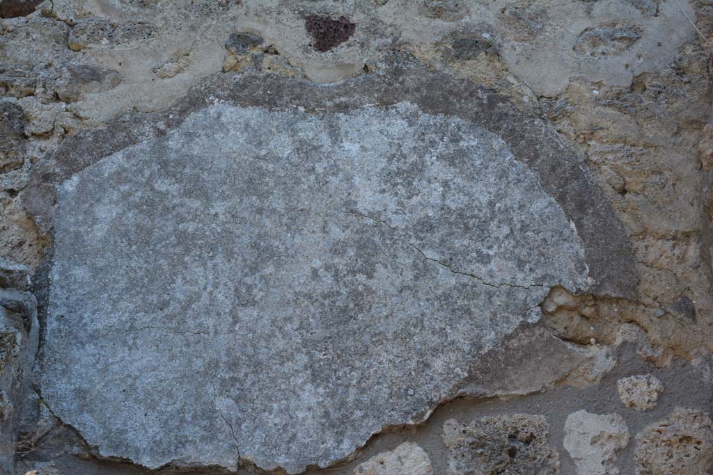 IX.5.6 Pompeii. May 2017. Room y, detail of remaining plaster on upper south wall above entrance doorway.
Foto Christian Beck, ERC Grant 681269 DÉCOR.
