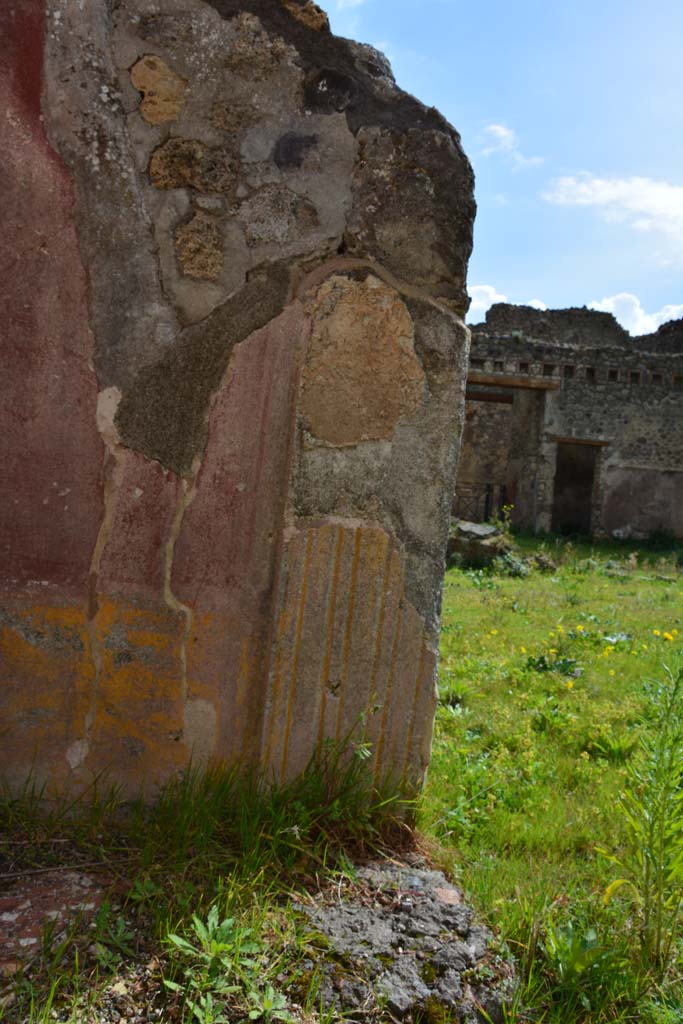 IX.5.18 Pompeii. March 2017. Room n, pilaster at west end of south wall.
Foto Christian Beck, ERC Grant 681269 DÉCOR.
