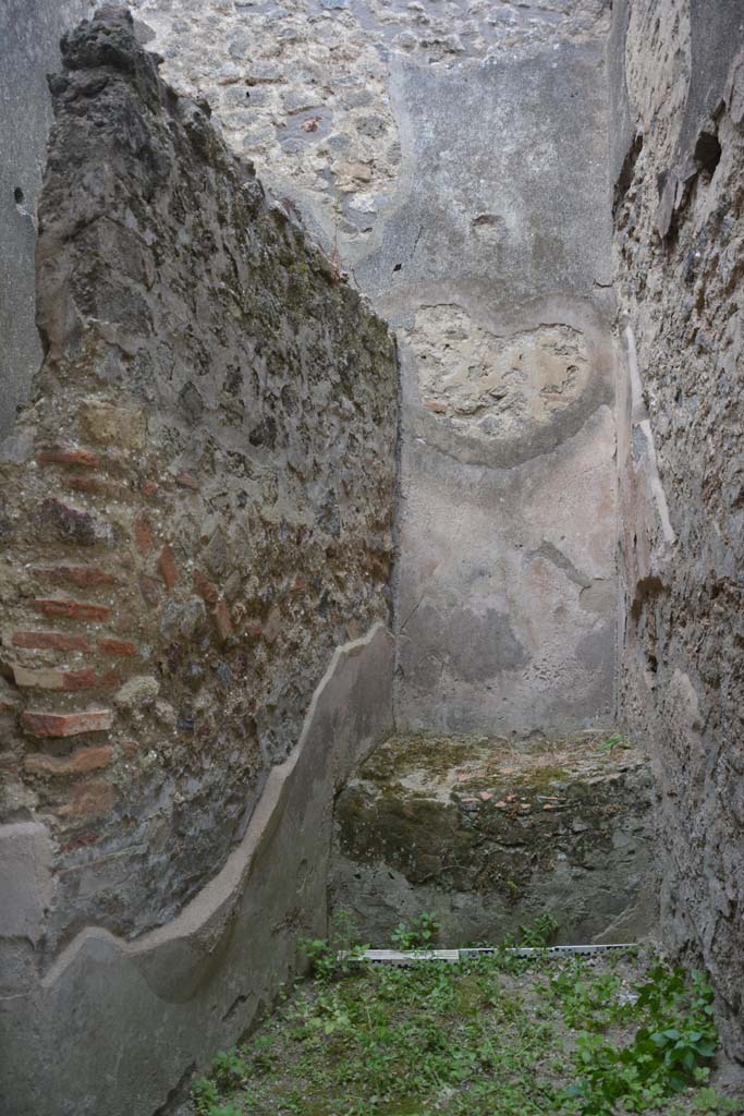 IX.5.18 Pompeii. May 2017. Room c, looking towards bench at west end.
Foto Christian Beck, ERC Grant 681269 DÉCOR.

