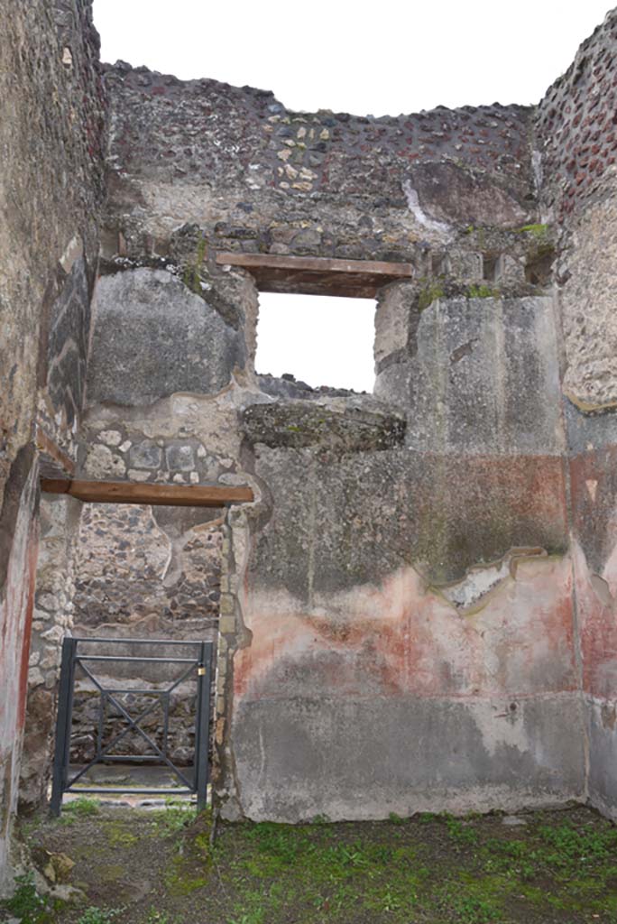 IX.5.18 Pompeii. March 2018. Room “d”, doorway at IX.5.19 in south wall.
Foto Annette Haug, ERC Grant 681269 DÉCOR.
