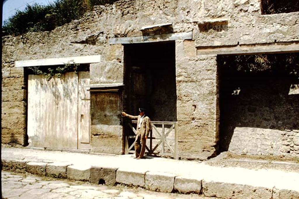 IX.7.9 Pompeii. 1959. Entrance doorway (in centre) on Via dell’ Abbondanza. Photo by Stanley A. Jashemski.
Source: The Wilhelmina and Stanley A. Jashemski archive in the University of Maryland Library, Special Collections (See collection page) and made available under the Creative Commons Attribution-Non Commercial License v.4. See Licence and use details.
J59f0160
