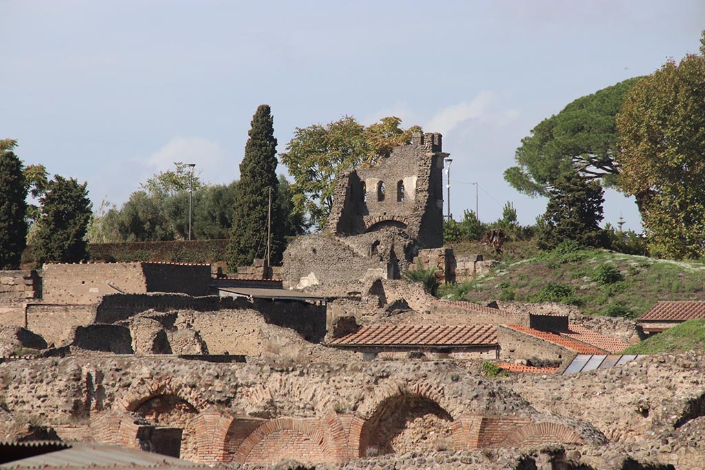 IX.7.12 Pompeii. October 2024. 
Looking north-west towards Tower X, from above IX.7.12, Casina dell’Aquila. Photo courtesy of Klaus Heese.

