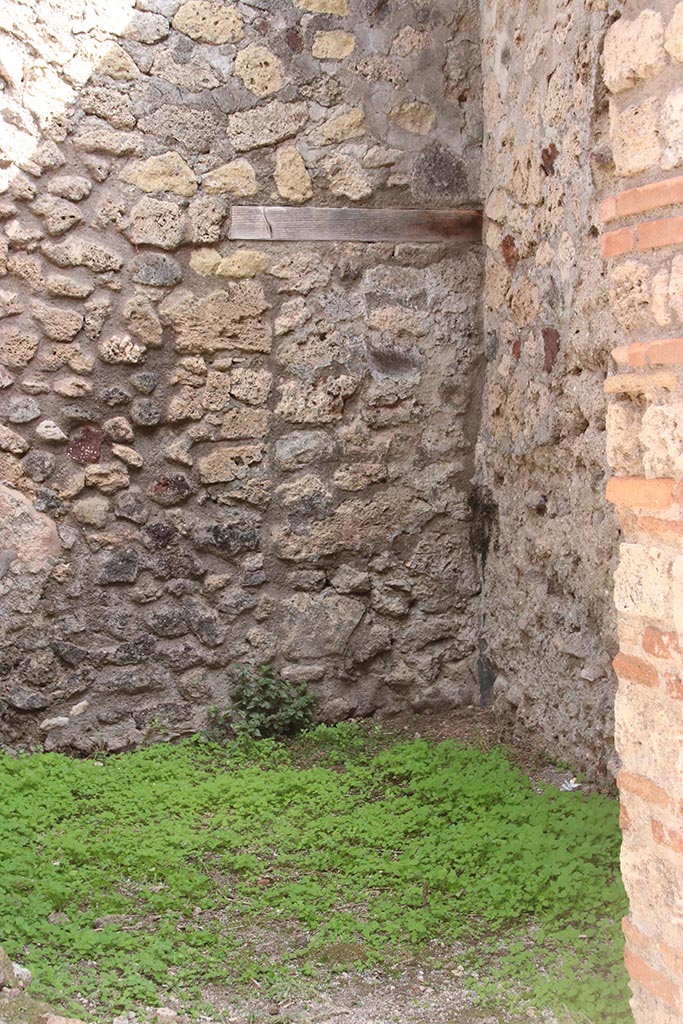 IX.7.17 Pompeii. October 2024. 
Looking through doorway towards east wall and south-east corner. Photo courtesy of Klaus Heese.
