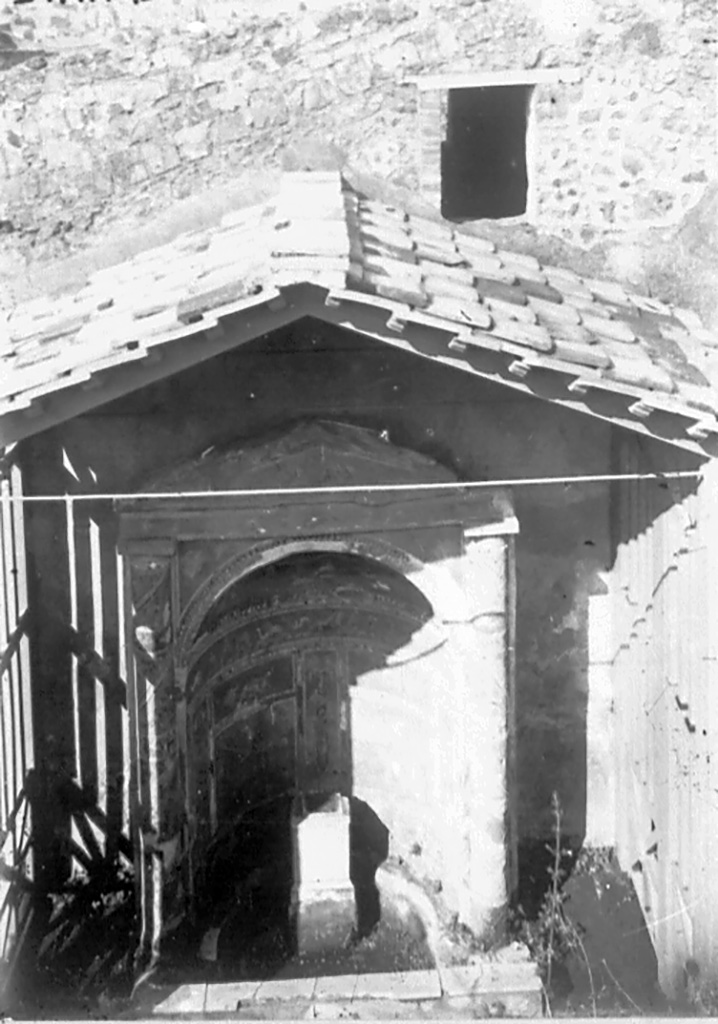 IX.7.20 Pompeii. 1931. Mosaic fountain.
DAIR 31.2473. Photo © Deutsches Archäologisches Institut, Abteilung Rom, Arkiv. 
