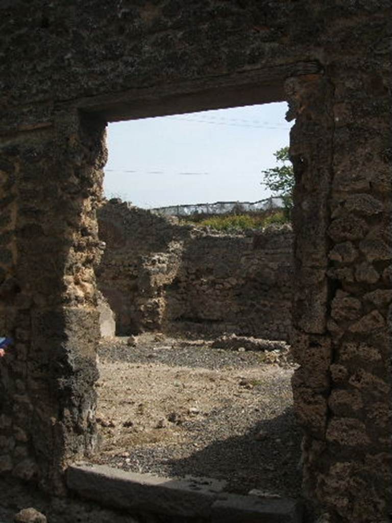 IX.7.21 Pompeii. May 2005. Entrance doorway, looking east.