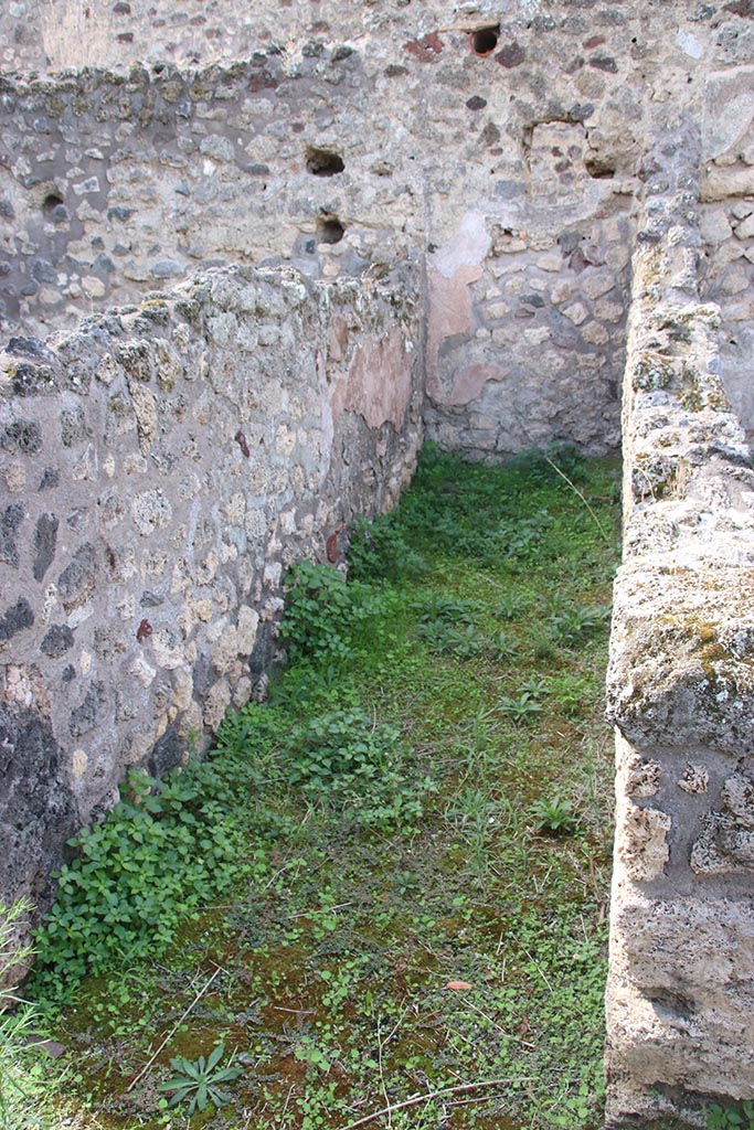 IX.7.21 Pompeii. October 2024. 
Corridor leading to latrine. Looking west. Photo courtesy of Klaus Heese.
