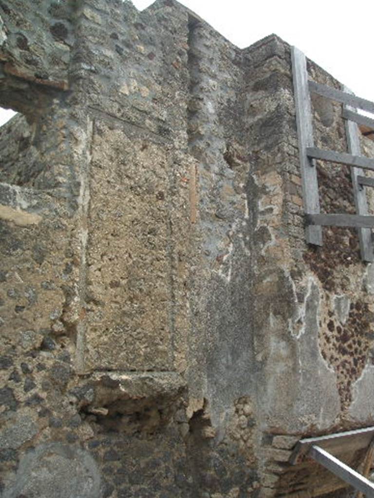 IX.8.3/6 Pompeii. May 2005. exterior wall on Vicolo del Centenario.
