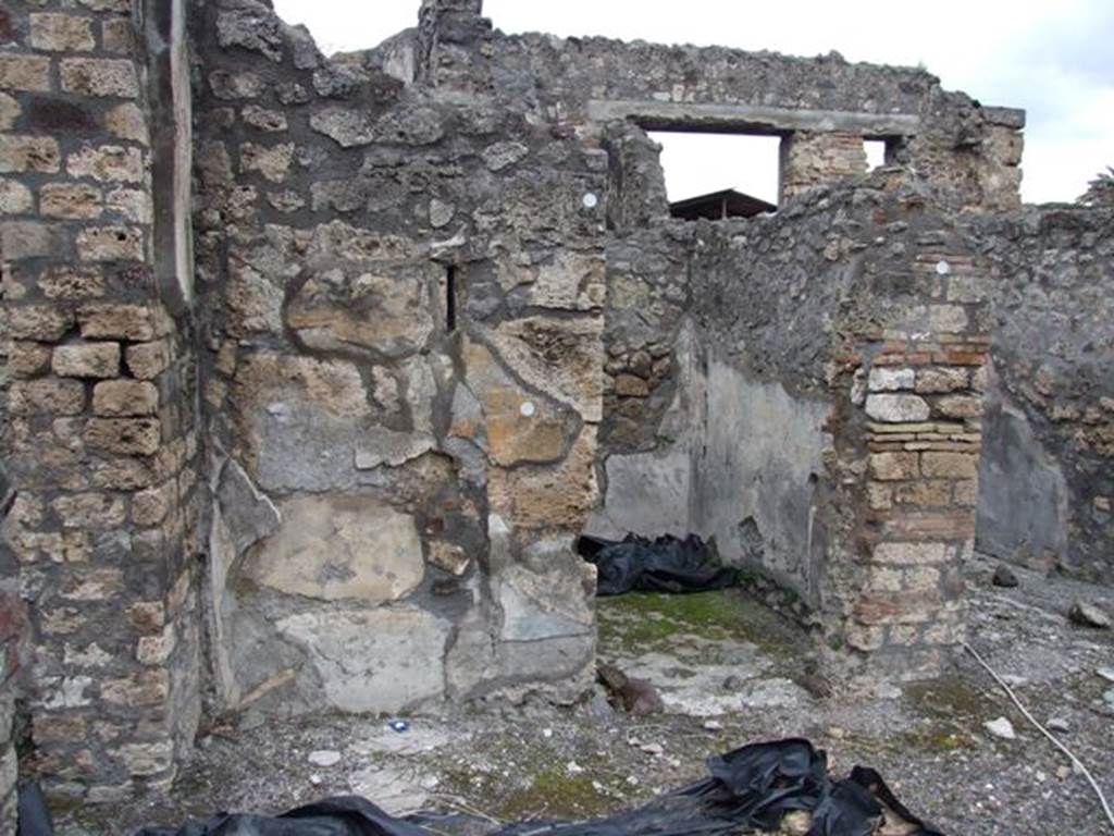 IX.8.6 Pompeii. March 2009.   Doorway to Room 47, Small room or cupboard on west side of fauces of IX.8.3 Looking north.