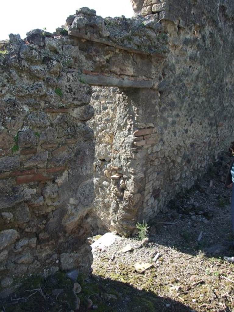 IX.9.10 Pompeii.  March 2009.  Entrance.