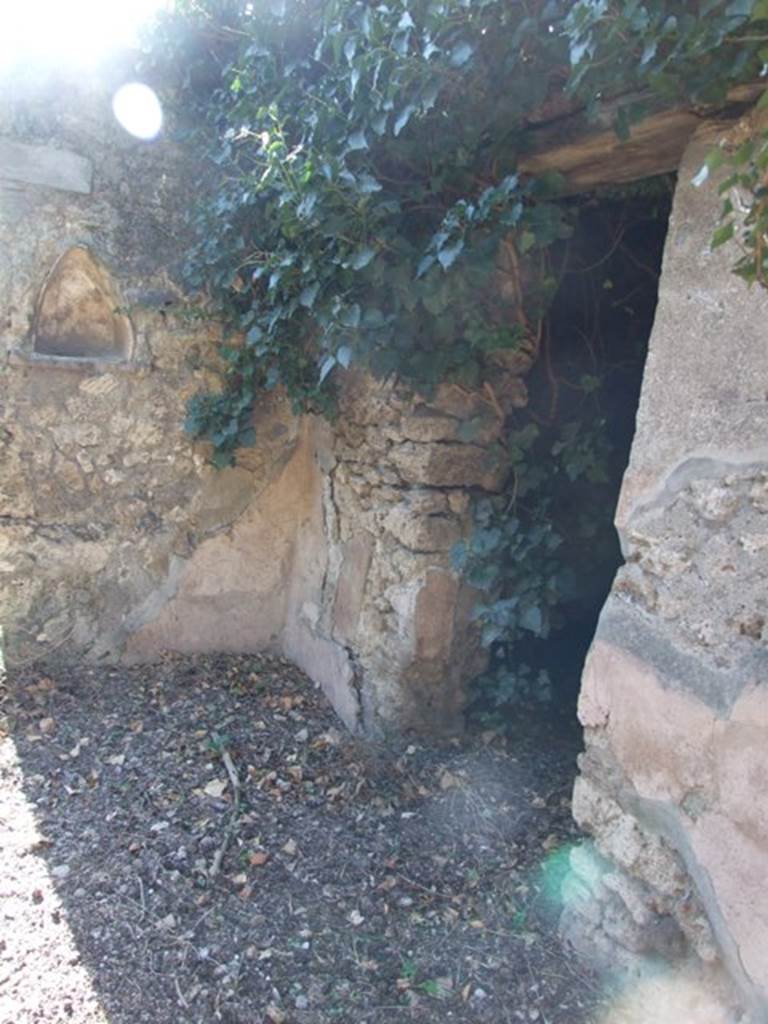  IX.9.11 Pompeii.  March 2009.   Atrium, North west corner.  Doorway to Room 5.  Cubiculum.
