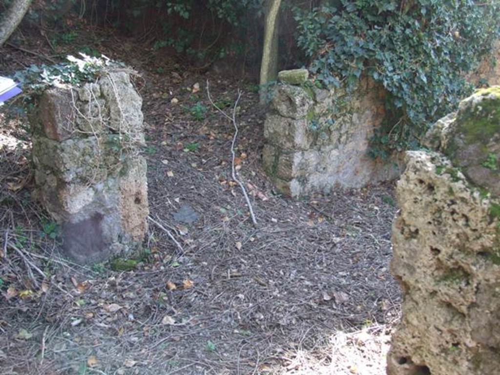 IX.9.13 Pompeii. March 2009. Room 1, cubiculum doorway.