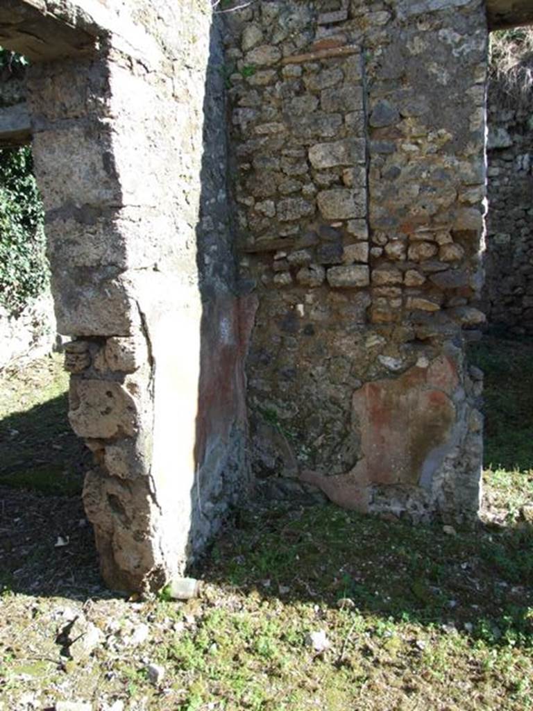 IX.9.13 Pompeii.  March 2009.  South east corner between entrance passageway and Room 4.