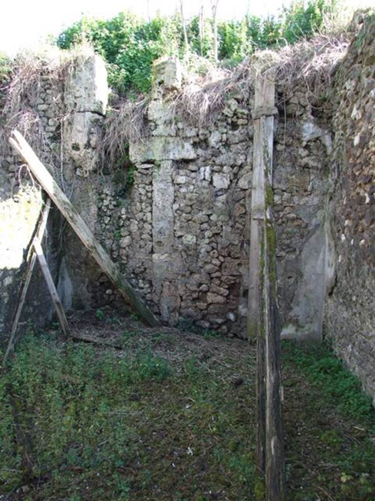 IX.9.13 Pompeii.  March 2009.  Room 4, Cubiculum.  South wall.