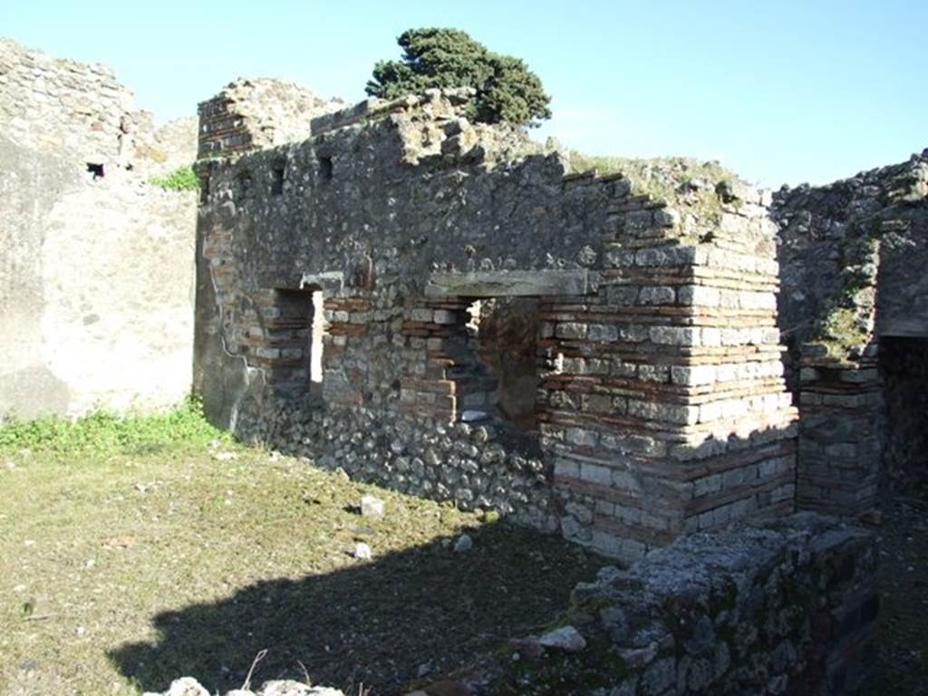 IX.9.a Pompeii.  March 2009.   South east corner of garden.