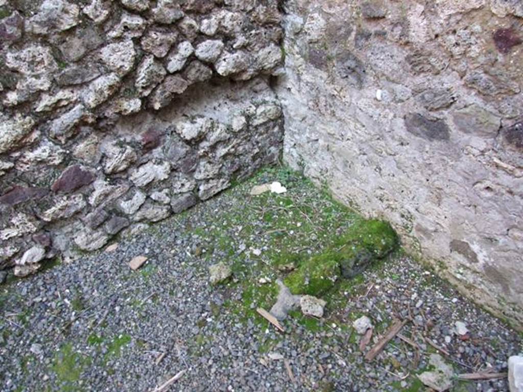 IX.9.a Pompeii. March 2009. South-east corner of kitchen and latrine.