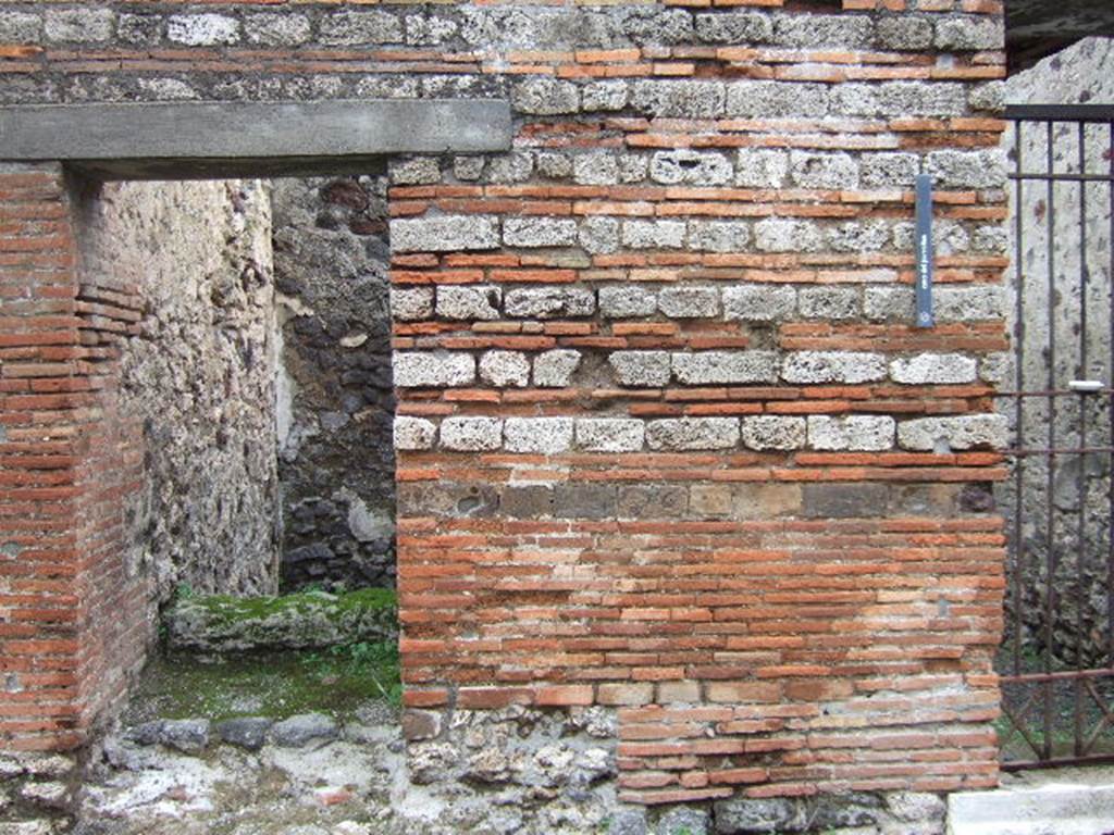 IX.9.b Pompeii.  December 2005. Steps to upper floor.