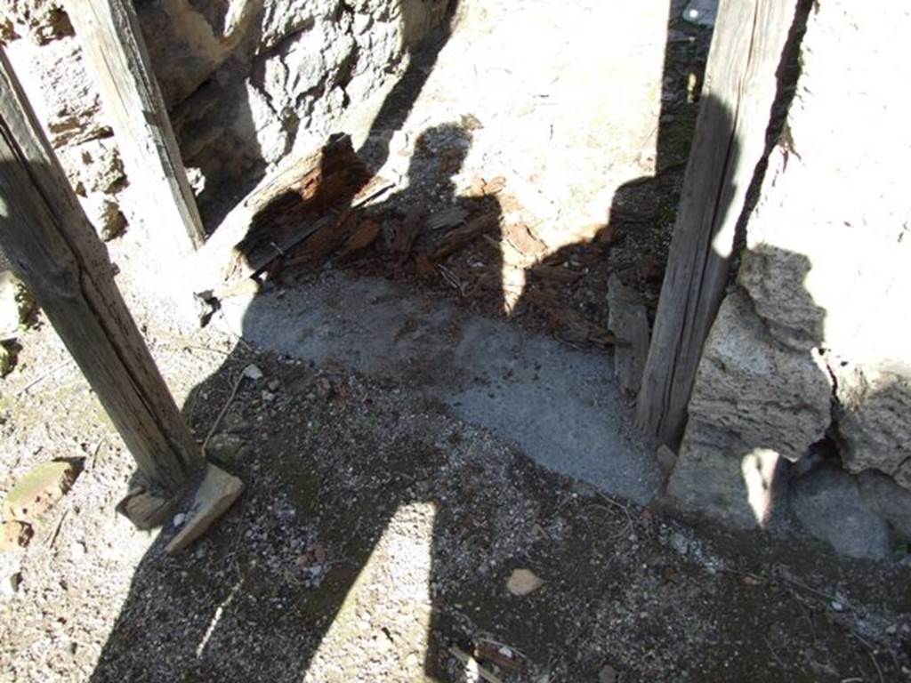 IX.9.f Pompeii.  March 2009.   Entrance threshold or sill.  Looking east.