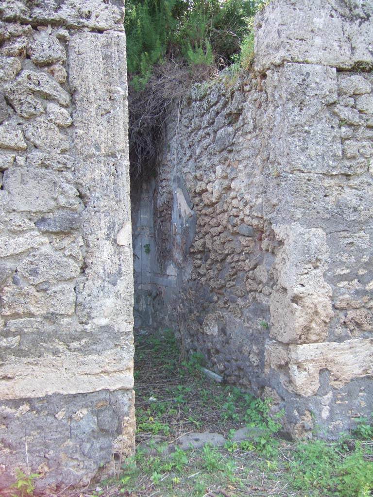 IX.10.2 Pompeii. May 2006. Doorway to cubiculum 8 in north-east corner of east side of atrium.