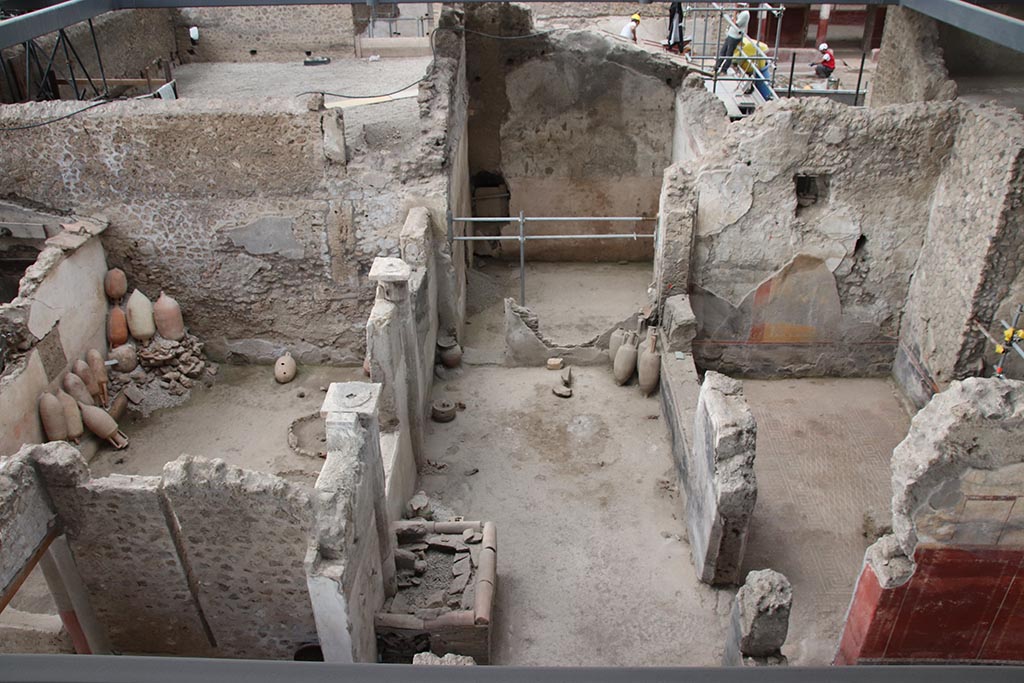 IX.12.4 Pompeii. October 2024. 
Looking north towards room “p” centre rear, small courtyard “m”, on left, room “q”, in centre, and room “o”, on right. Photo courtesy of Klaus Heese.

