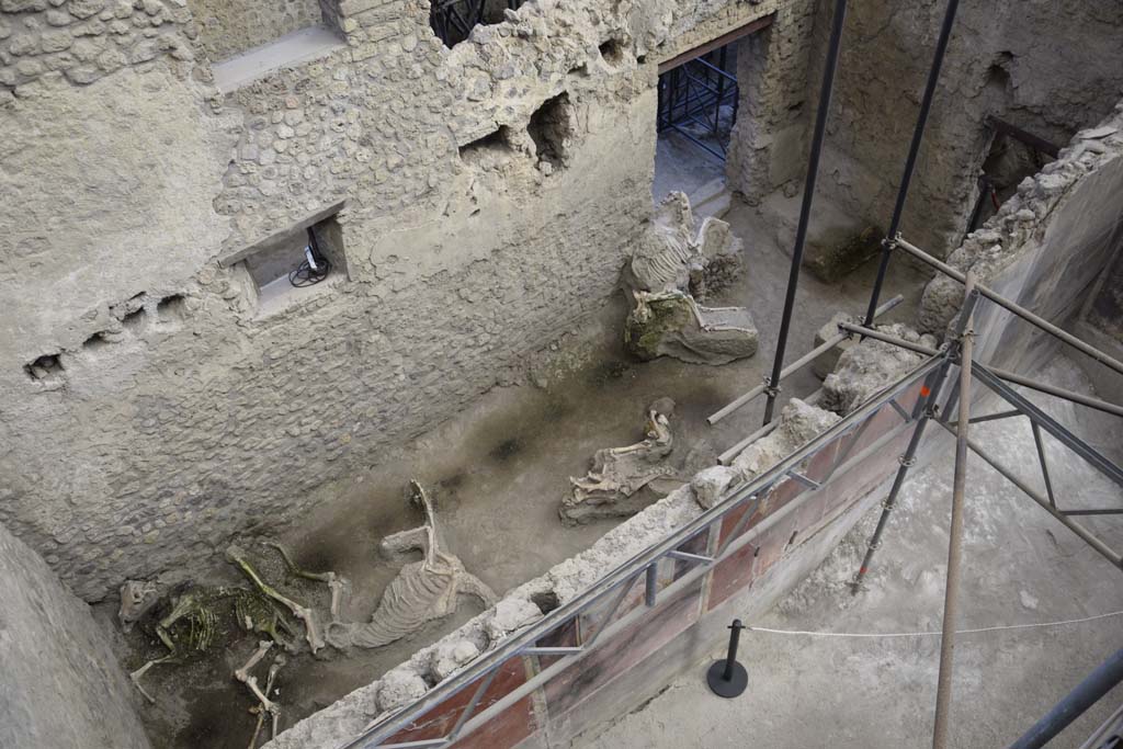 IX.12.8 Pompeii. February 2017. Looking south-east across stable, from above. Photo courtesy of Johannes Eber.