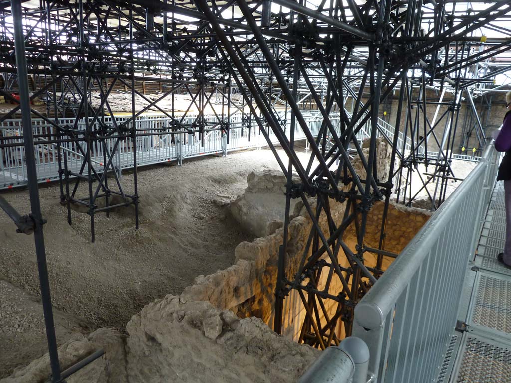 IX.12.9 Pompeii. May 2010. Looking north-east across unexcavated part of insula from above room 9.