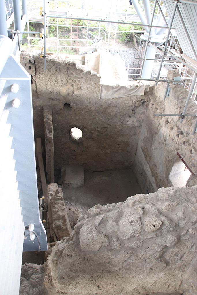 IX.12.B Pompeii. October 2024. 
Room “a”, looking towards north end. Photo courtesy of Klaus Heese.
