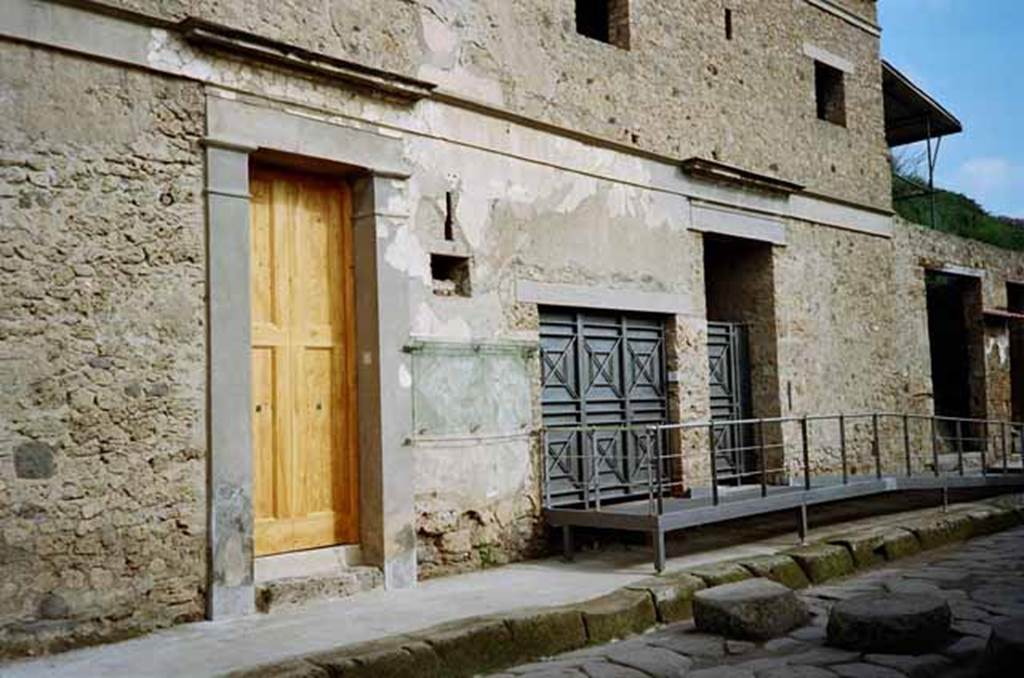 IX.13.1, IX.13.2 and IX.13.3 Pompeii. March 2010. Façade and entrances.