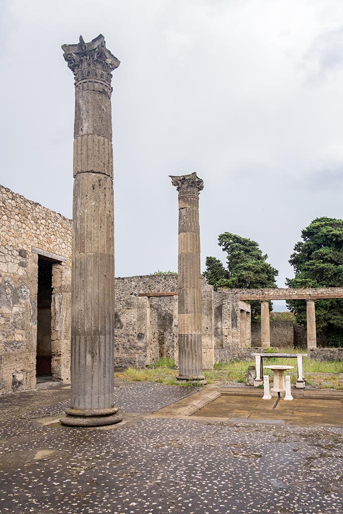 IX.14.4 Pompeii. July 2024. 
Tetrastyle atrium B, looking towards the east side. Photo courtesy of Johannes Eber.

