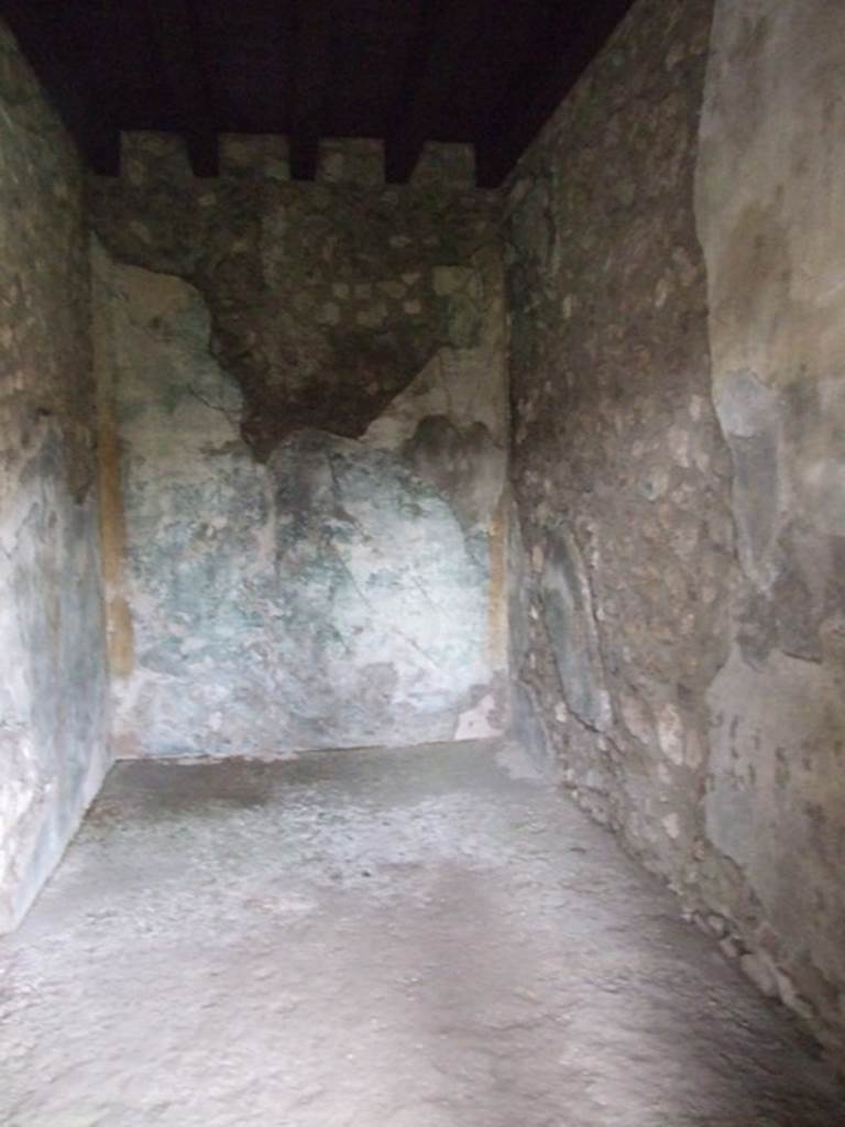 IX.14.4 Pompeii. December 2007. Room 13 on west side of peristyle 1, looking west.
Room after restoration, renovation and rebuilding of upper floor.
