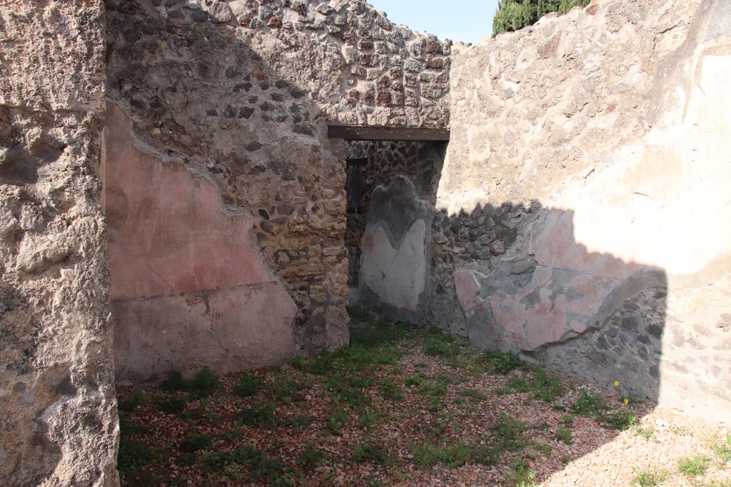 HGW24 Pompeii. Villa of Diomedes. October 2023. Looking west into ala. Photo courtesy of Klaus Heese.