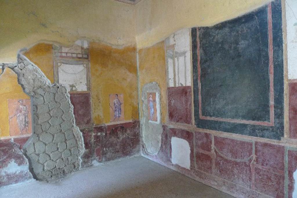 Castellammare di Stabia, Villa San Marco, July 2010. Room 50, north-east corner. Photo courtesy of Michael Binns.

