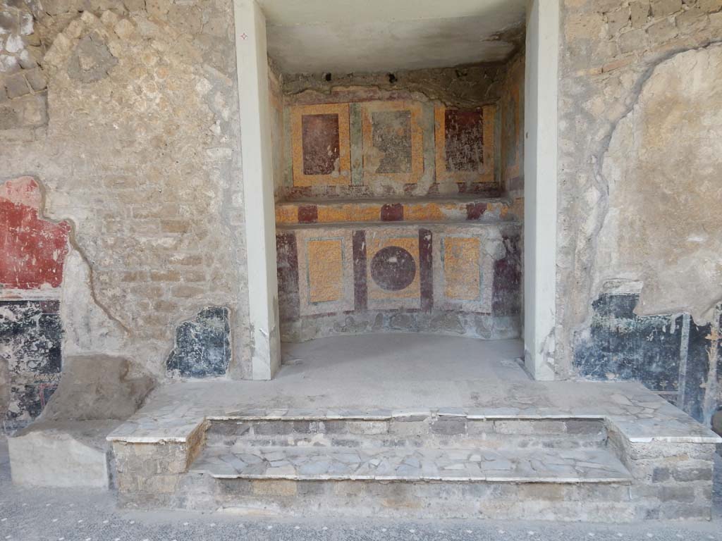 Villa San Marco, Stabiae, June 2019. Room 45, lararium on west side of atrium. Photo courtesy of Buzz Ferebee