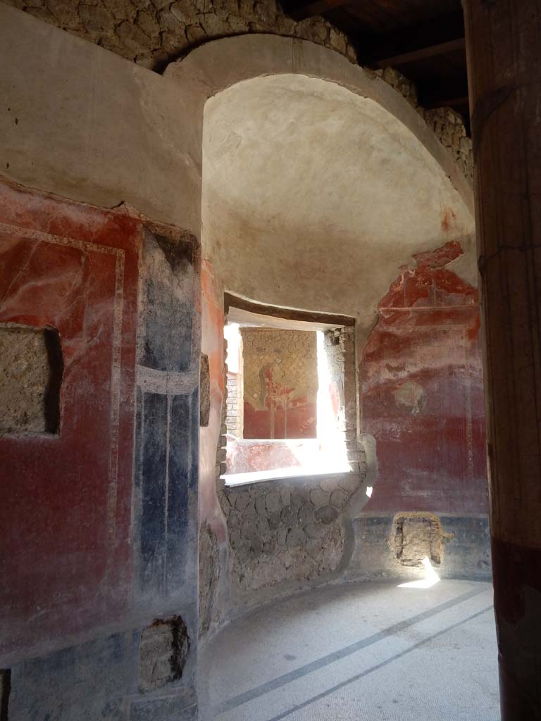 Villa San Marco, Stabiae, June 2019. Room 25, looking towards west side of apsed window. 
Photo courtesy of Buzz Ferebee
