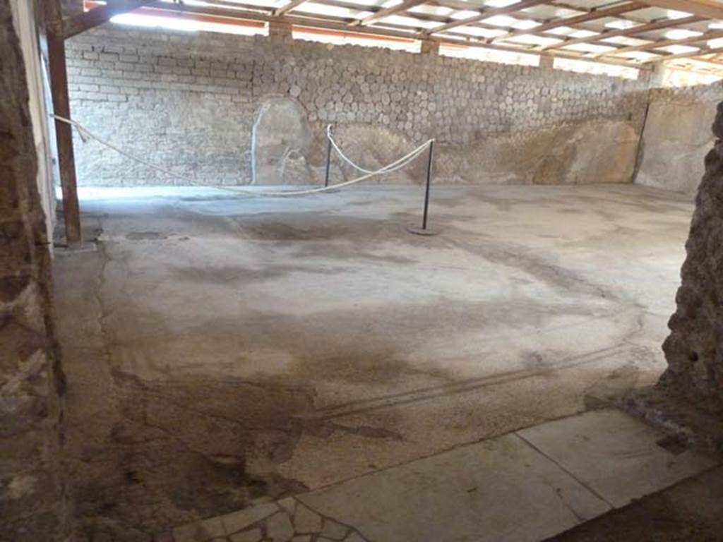 Villa San Marco, Stabiae, September 2015. Room 48, looking north from entrance doorway.