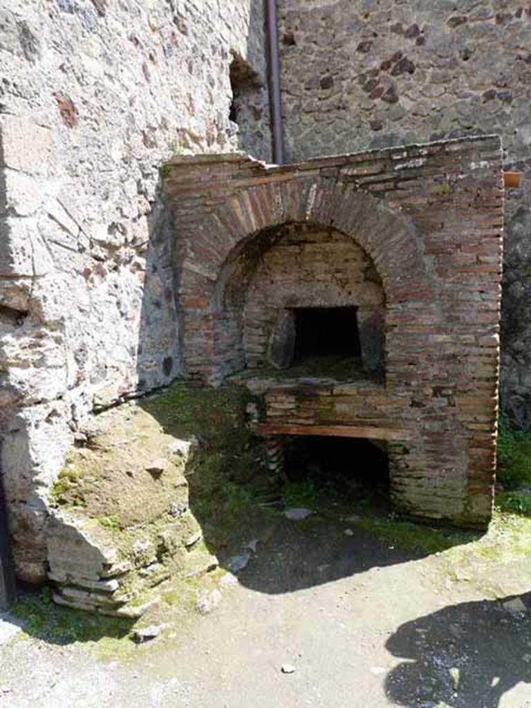 Villa of Mysteries, Pompeii. May 2010. Room 61, oven near south wall. 