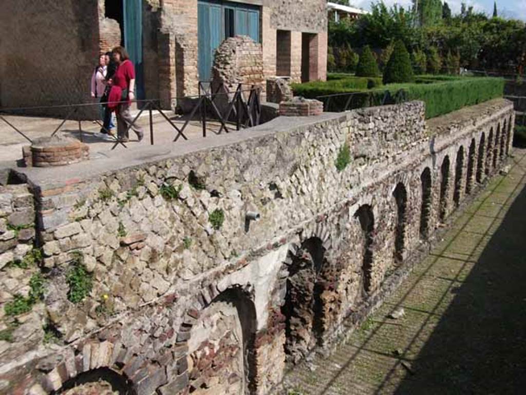 Villa of Mysteries, Pompeii. May 2010. West side with remains of exedra, top left. 
Looking towards south-west corner, gardens above and cryptoporticus below.
