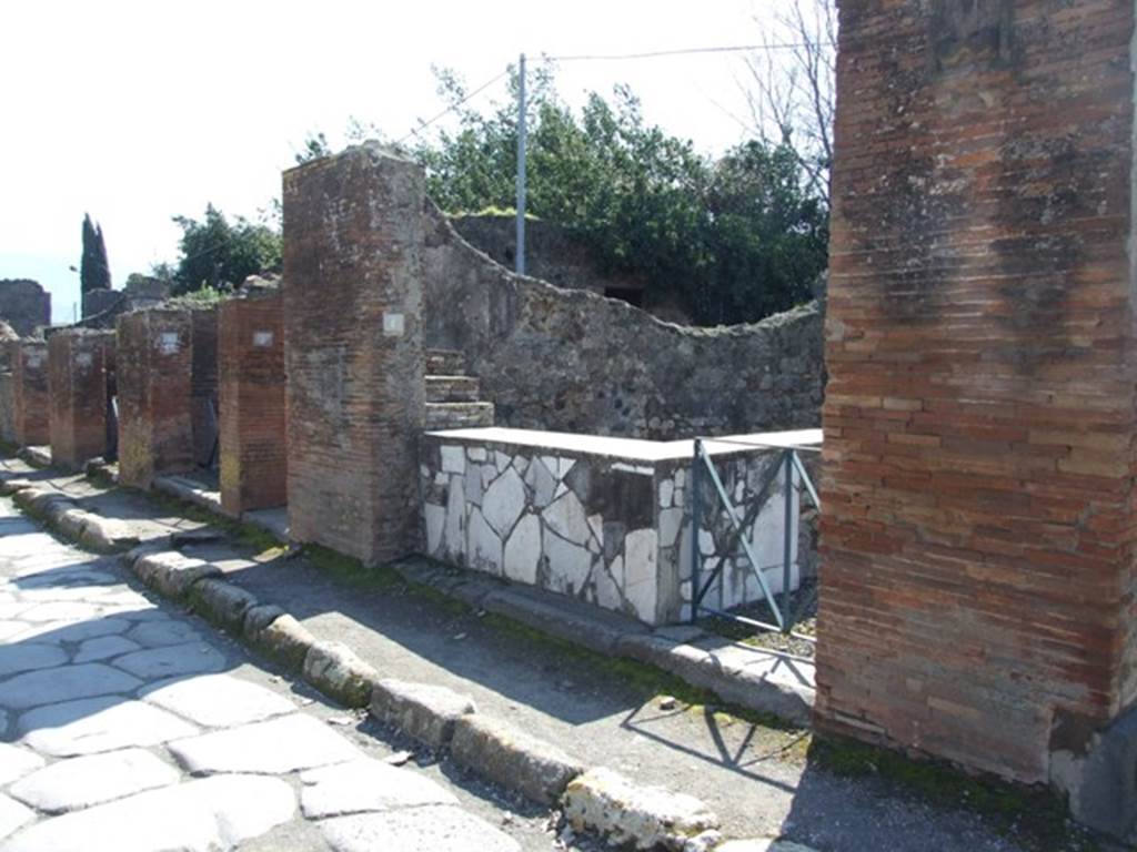 Via Consolare. Looking south from outside VI.17.4. March 2009.