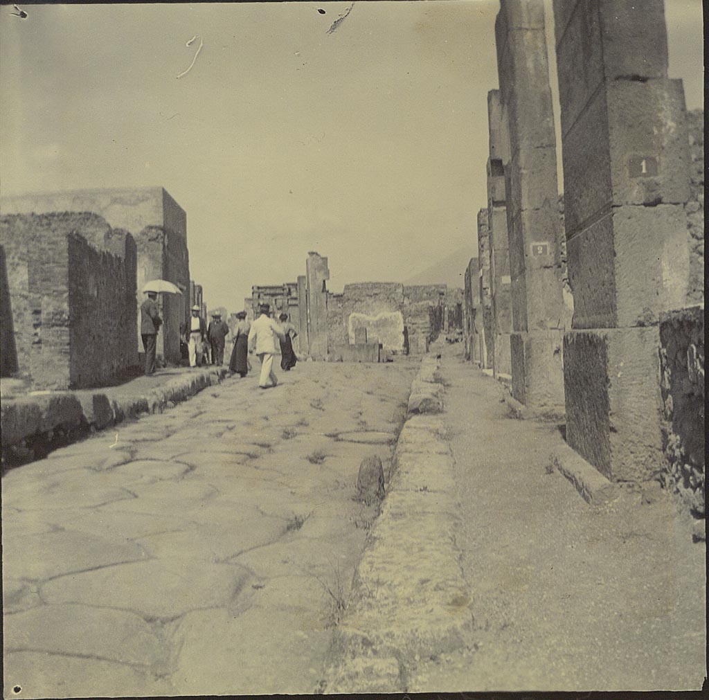 Via Consolare, November 1899. Looking north between VI.17 on left, and VI.2.1, on right. Photo courtesy of Rick Bauer. 