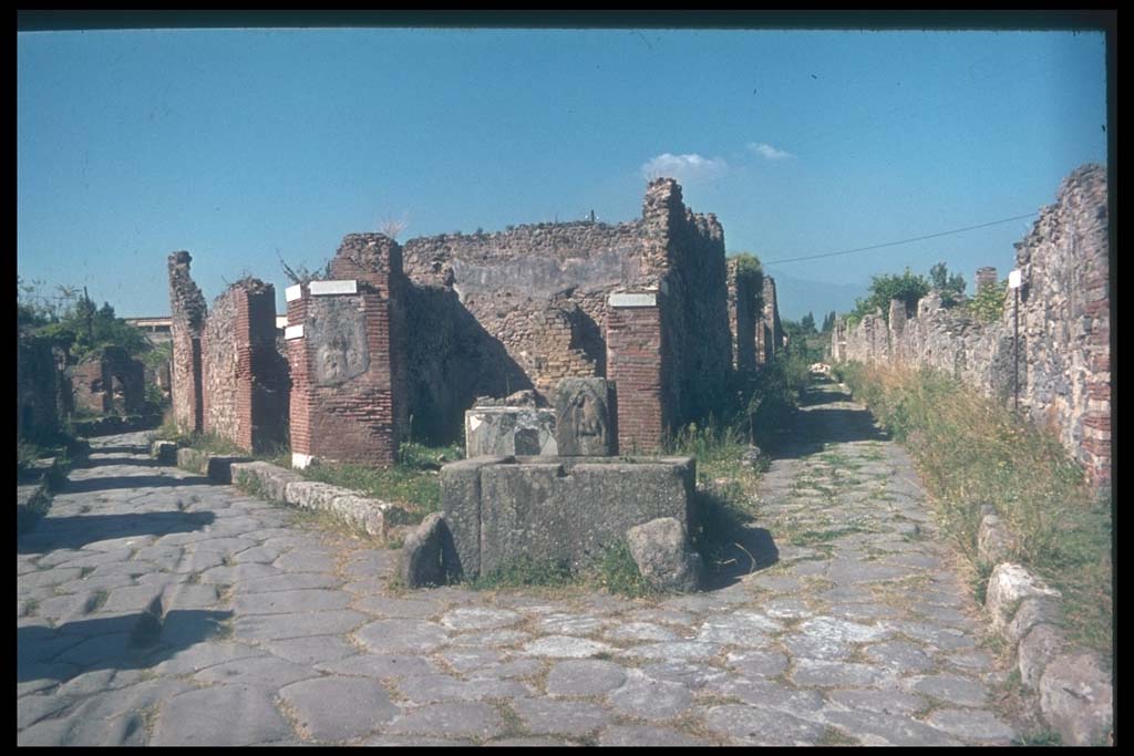 Junction of Via Consolare and Vicolo di Modesto. Looking north between VI.3 and VI.6, on right.
Photographed 1970-79 by Günther Einhorn, picture courtesy of his son Ralf Einhorn.
