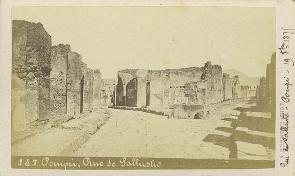 Junction of Via Consolare, on left, and Vicolo di Modesto, on right. Looking north. 
Pre-1875 photograph by Alphonse Bernoud, no.147.  Titled Rue de Sallustio. Photo courtesy of Rick Bauer.

