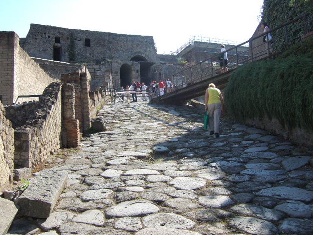 Via Marina. Looking east to Porta Marina from Suburban Baths. September 2005.