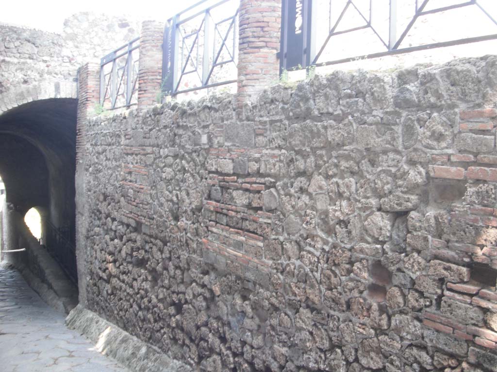  
Via Marina, Pompeii. May 2010. North wall on east side of Porta Marina. Photo courtesy of Ivo van der Graaff.
