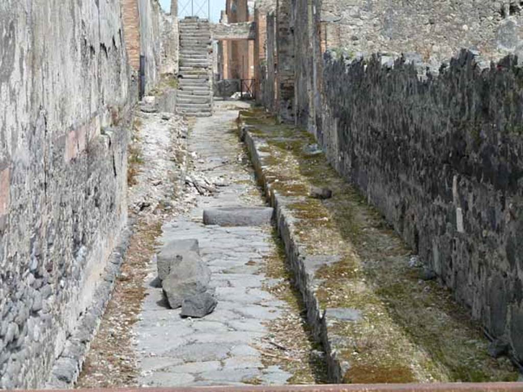 Vicolo di Championnet, May 2010. Looking east from the alleyway into vicolo, on south side of Via Marina. 
