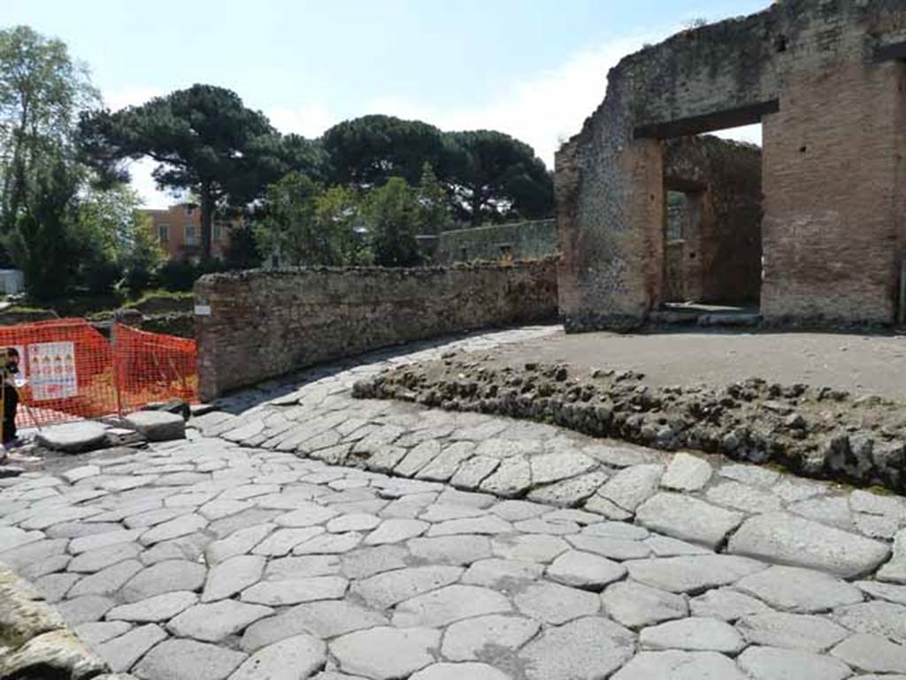 Via Stabiana, west side, May 2010. Alleyway entrance to VIII.7.16.