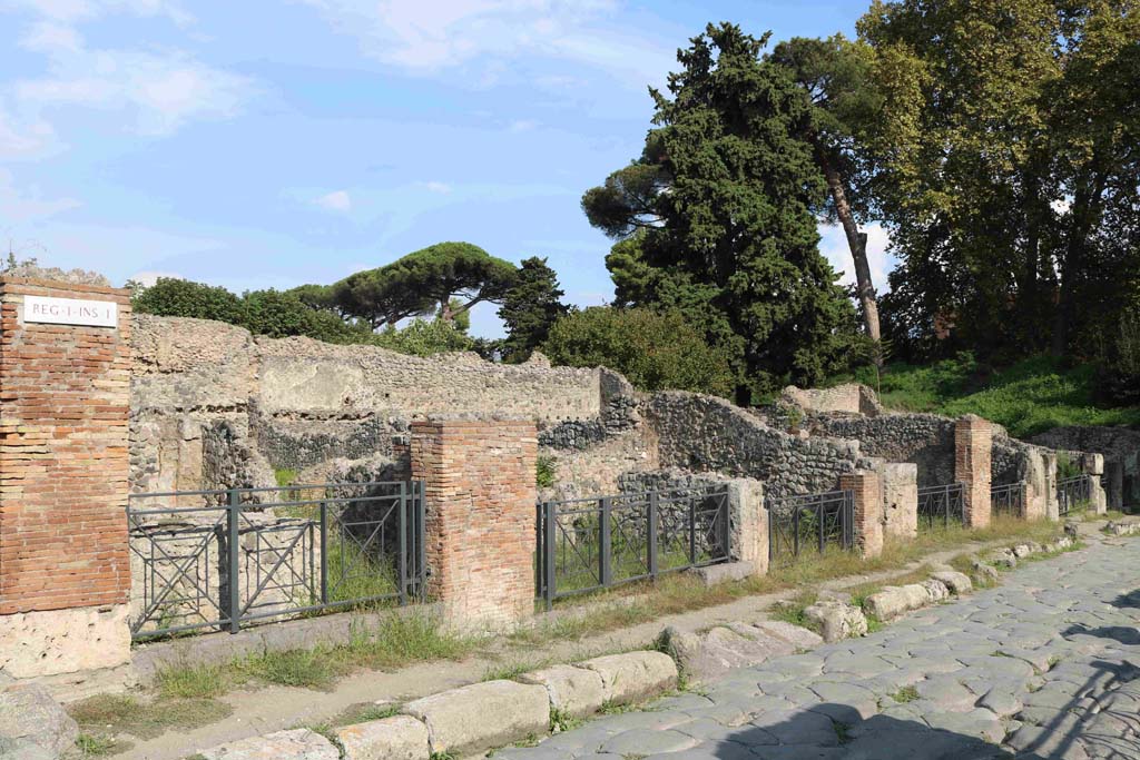 Via Stabiana east side at I.1, September 2018. Looking south along insula. Photo courtesy of Aude Durand.