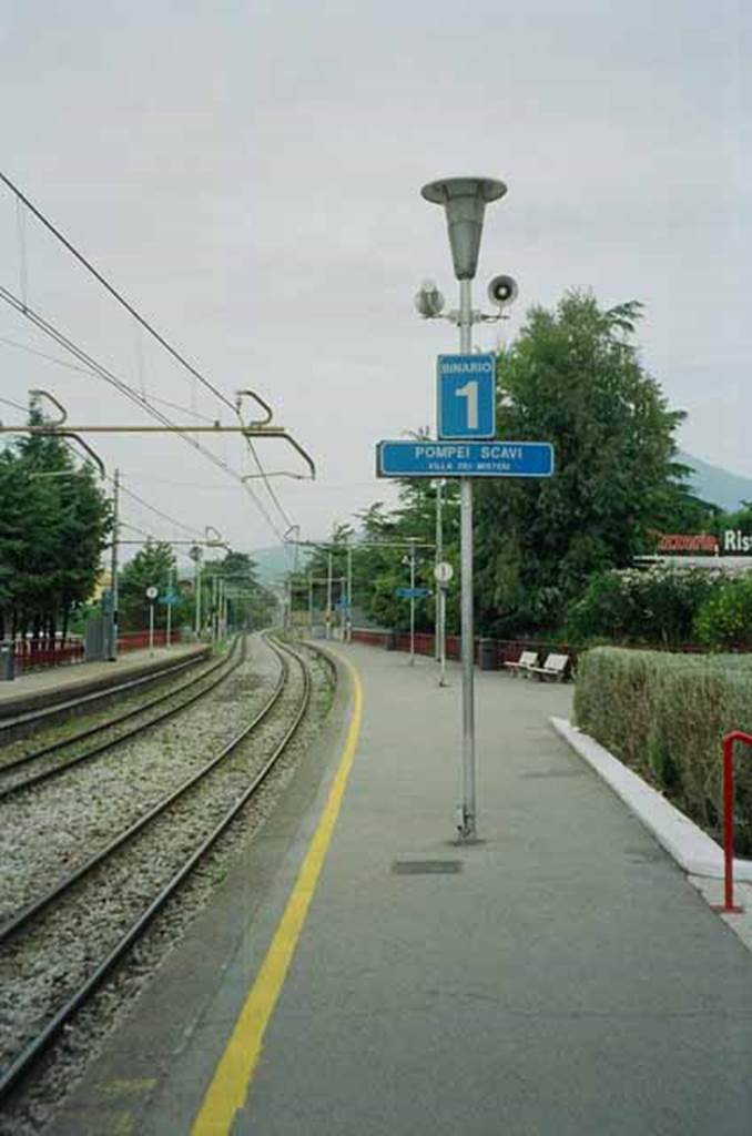 Pompeii station, May 2010.  Looking north from platform 1. Photo courtesy of Rick Bauer.