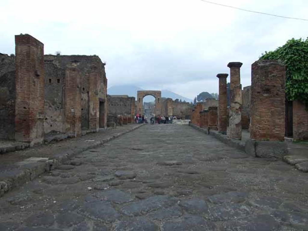 Via del Foro. May 2010. Looking north from near VII.5.21.