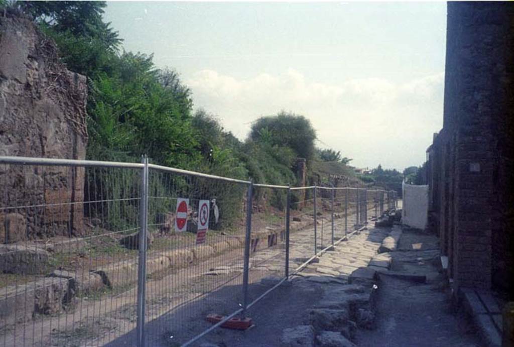 Via dell’Abbondanza. July 2011. Looking east between III.7 and II.4. Photo courtesy of Rick Bauer.